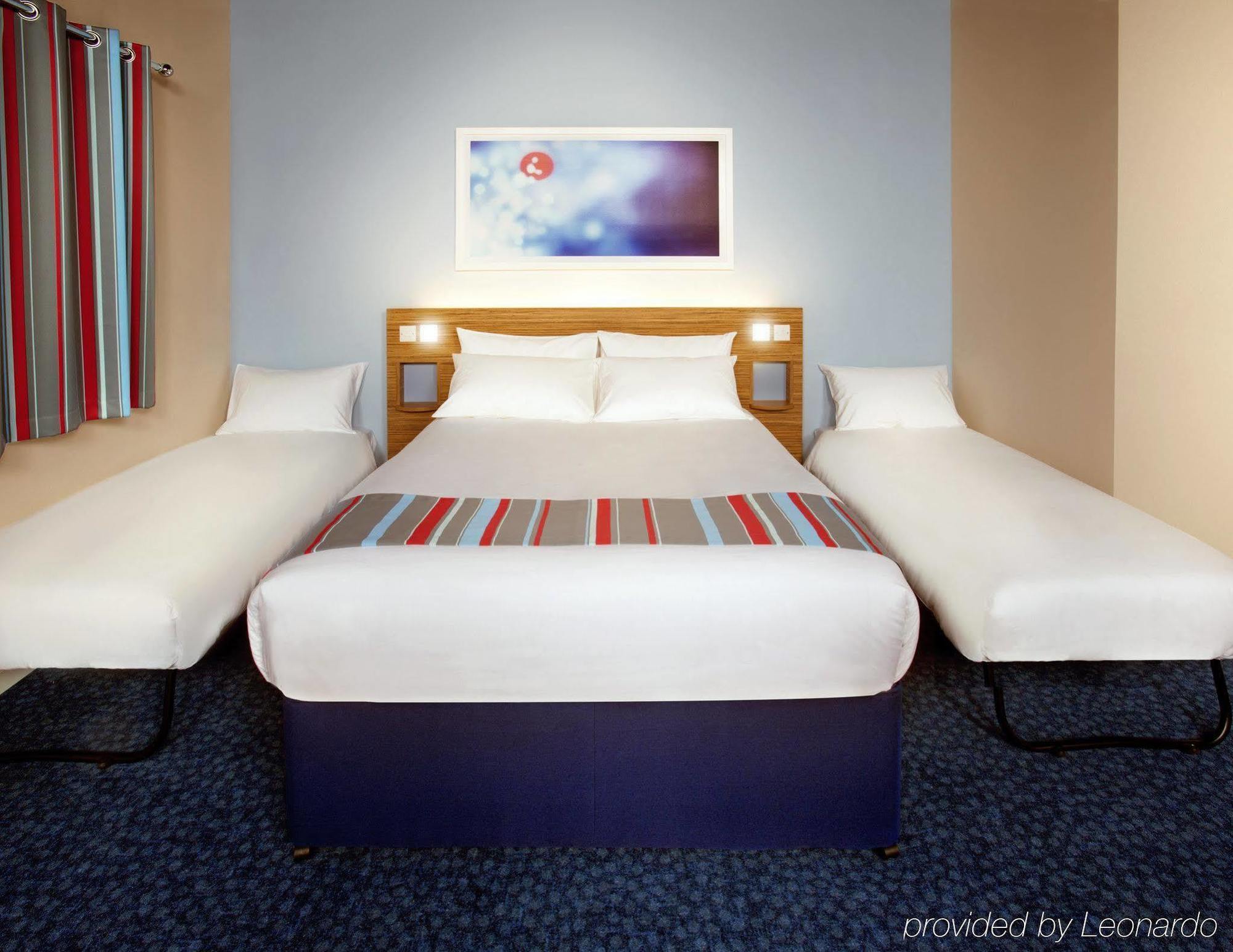 Travelodge Aberdeen Airport Buitenkant foto
