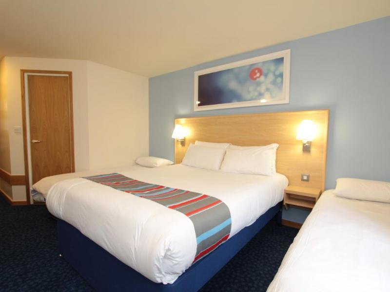 Travelodge Aberdeen Airport Buitenkant foto